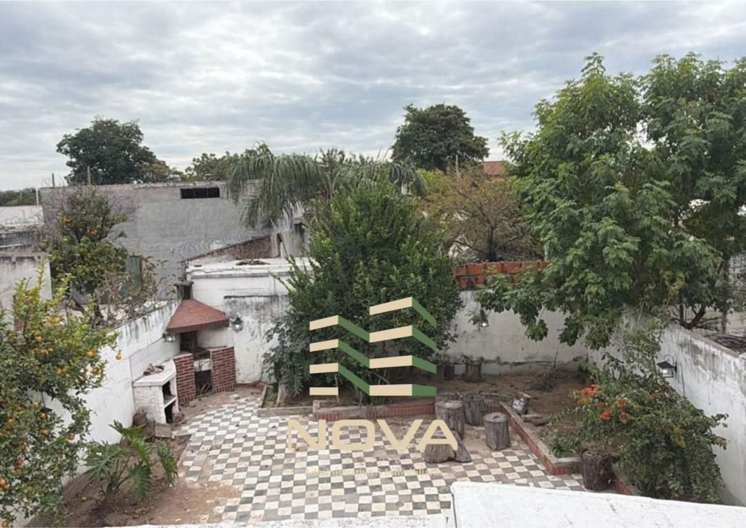 Patio y fondo de la casa vistos desde la planta alta