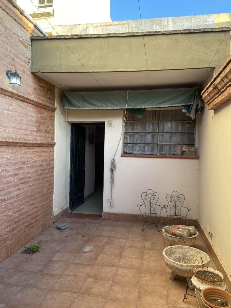 Patio del fondo con alero